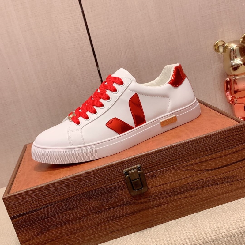 G*u*i casual shoes